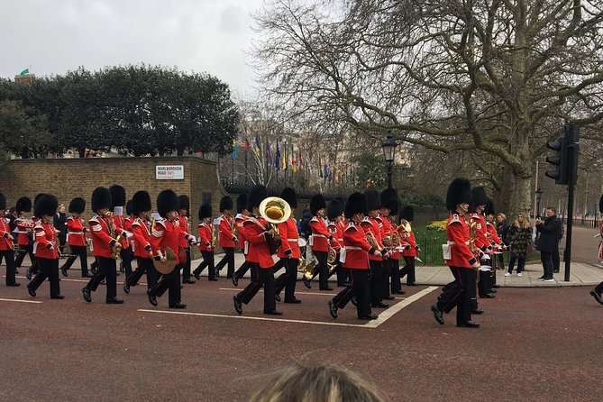 Private Custom Walking Tour: Half Day Sightseeing Tour of London - Buckingham Palace, the Guard change, and 10 Downing Street