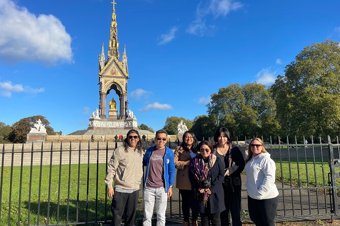 Private Day Tour from London - Stonehenge, Bath & Cotswolds - Castle Combe and the Cotswold finish