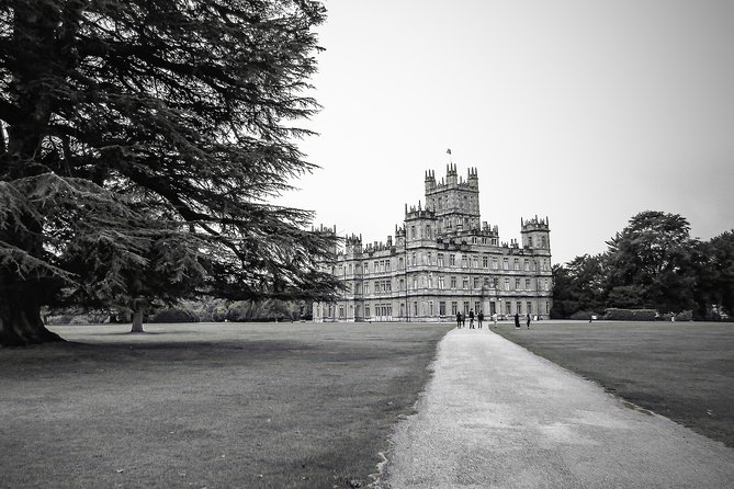 Private Downton Abbey Tour, including Bampton, Cogges Farm, and Highclere - Why this is the Downton day to choose
