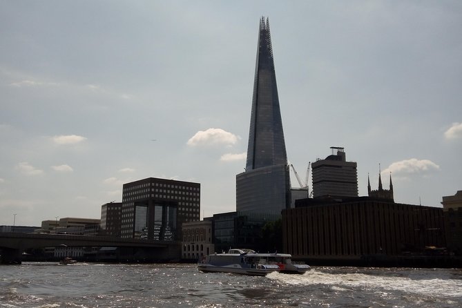 Private Driver Guided Tour of London - A private car is a smart way to cover London