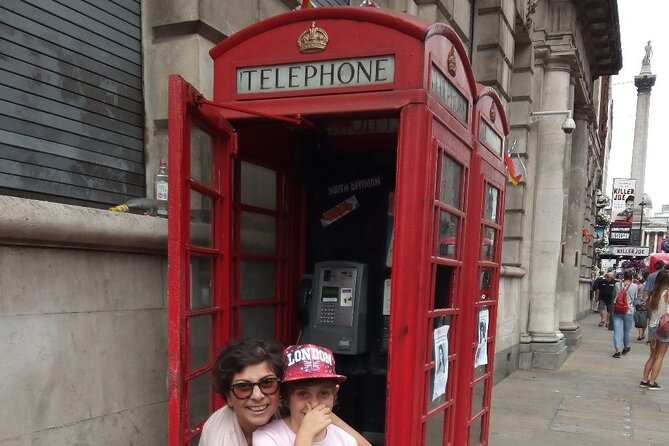 Private Driver Guided Tour of London - Buckingham Palace is a quick photo stop