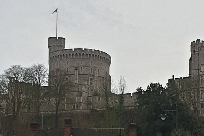 Private driver guided tours Windsor castle Stonehenge - What the driver-guide actually does