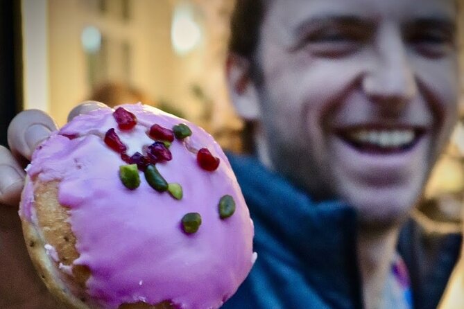 Private East End Food Tour: 7 Tastings with Bagels & Fish & Chips - Bagels, cocoa truffles, and the first tastes