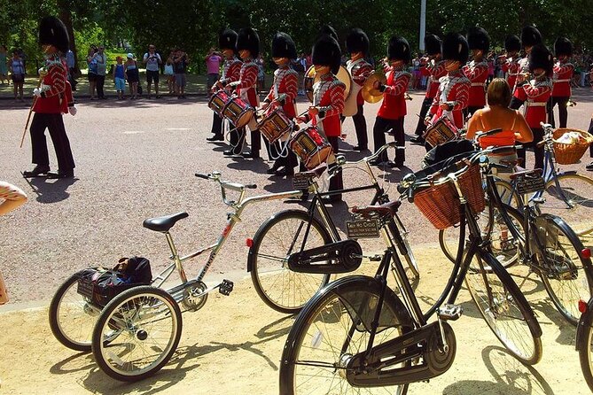 Private Family Bike Tour of London, fun for all ages! - Royal London by bicycle