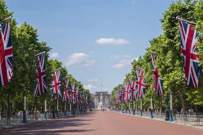 Private Guided London Highlights Walking Tour - Millennium Bridge and the final approach to the Tower