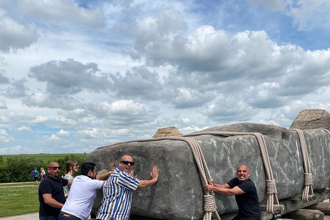 Private Guided Tour of Ancient and Magical Stonehenge - The guides are a major part of the day