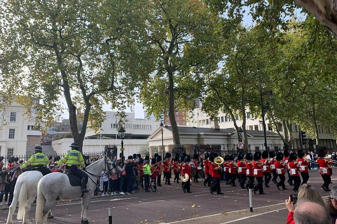Private Guided Tour of London Landmarks - English or Italian - What Damiano adds to the walk