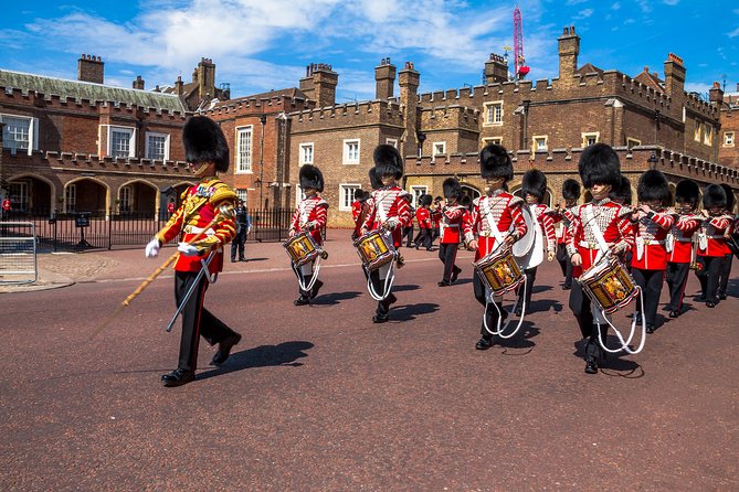 Private Guided Tour of Royal London - St. James’s Park and the royal route