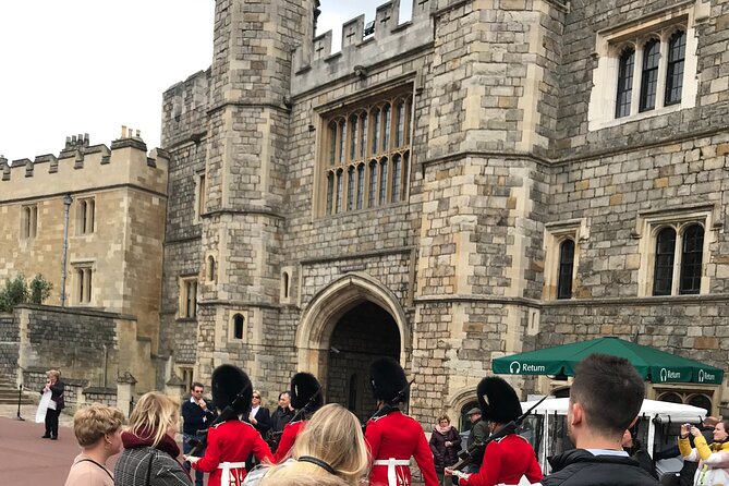 Private Guided Tour of Windsor Castle PLUS and History - Windsor town, the Thames, and Eton College