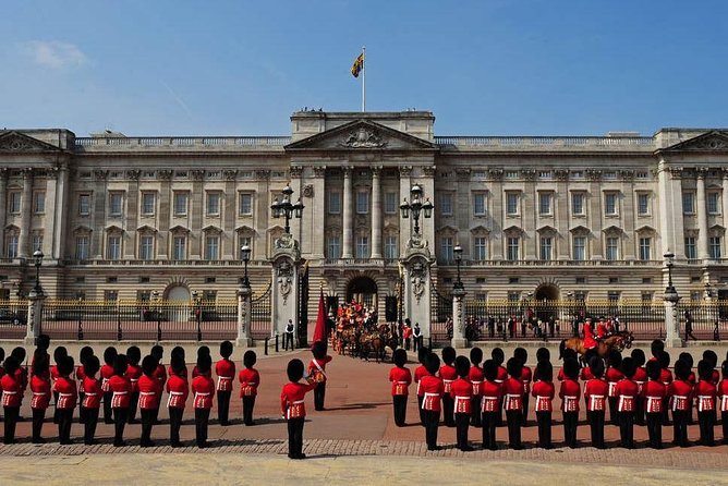 Private Layover Tour of London with Pickup from Heathrow Airport - Families, Older Visitors, and Long Layovers