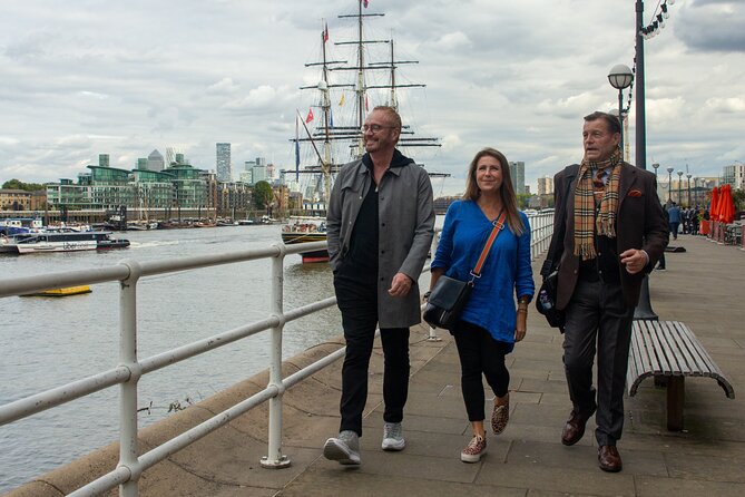 Private London Day Tour with a Local: Custom Highlights & Gems - What the guides add to the day