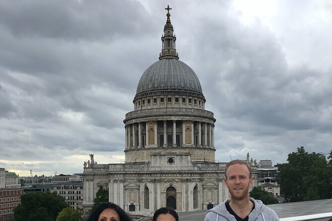 Private London Highlights Tour with Experienced Guide in Taxi - Shakespeare’s Globe and the South Bank