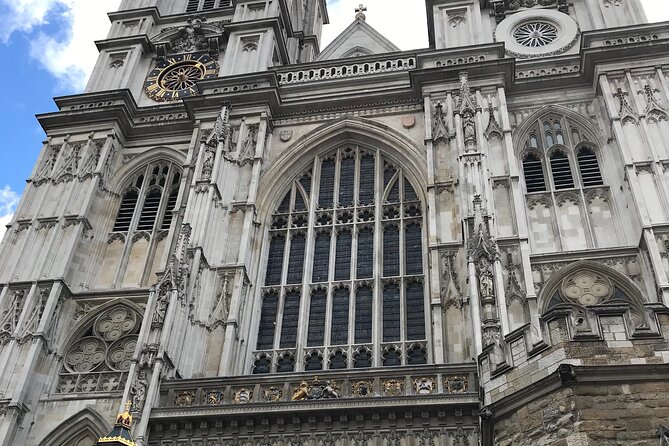 Private London Highlights Tour with Experienced Guide in Taxi - What the guide adds beyond a sightseeing vehicle