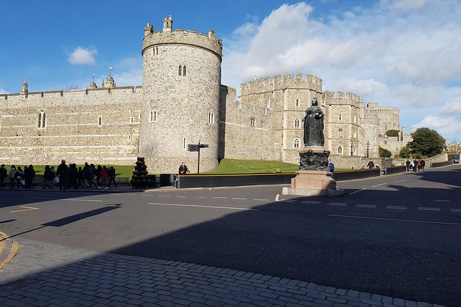 Private London Panoramic Tour by Car with Pick Up From Your Hotel - The Tower of London: legends from outside the walls