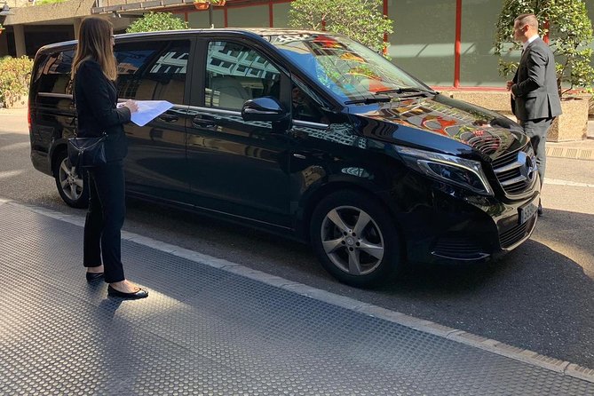 Private Luxury Van from Heathrow Airport LHR to Central London - The Sixty Minute Waiting Allowance