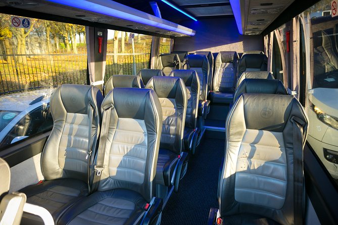 Private Minibus Arrival: Stansted to Central London - Service quality and communication
