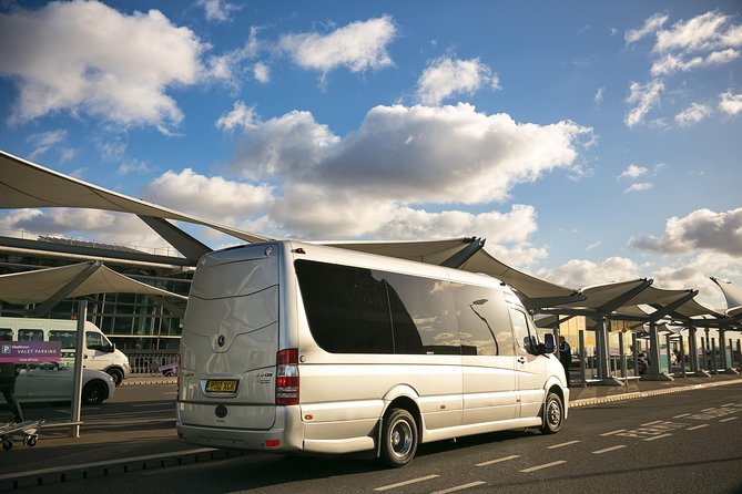 Private Minibus Arrival Transfer: Gatwick to Central London Airport - The ride from Gatwick to your London hotel