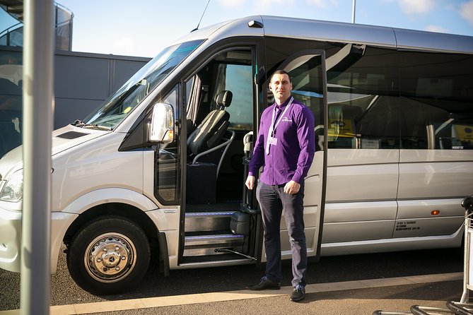 Private Minibus Arrival Transfer: Gatwick to Central London Airport - What the executive minibus is meant to provide