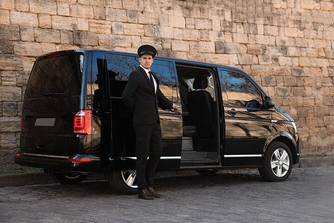 Private Oneway Airport Transfer London Heathrow Airport To London - Finding your driver after baggage claim