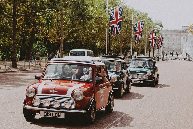 Private Panoramic Tour of London in a Classic Car - London’s major sights between the stops
