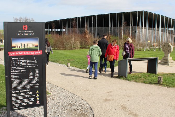 Private Pre Cruise Excursion Transfer London to Southampton Port Via Stonehenge - What the $596.48 Group Price Buys You