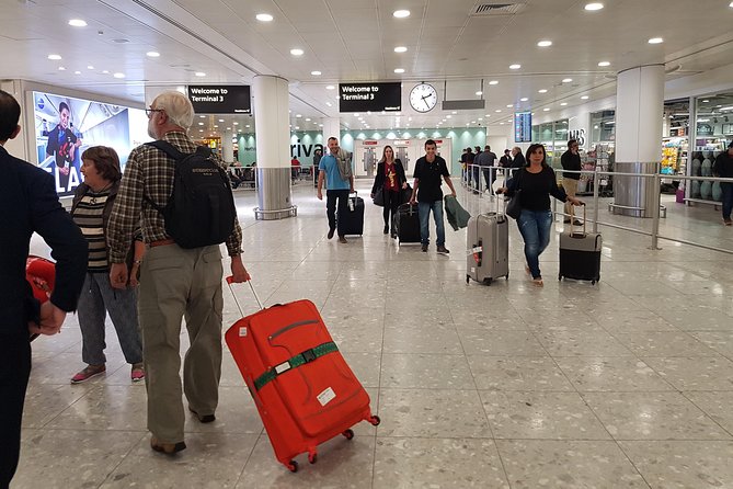Private Round Trip Transfer between London Airports and Hotel - Getting dropped at your hotel