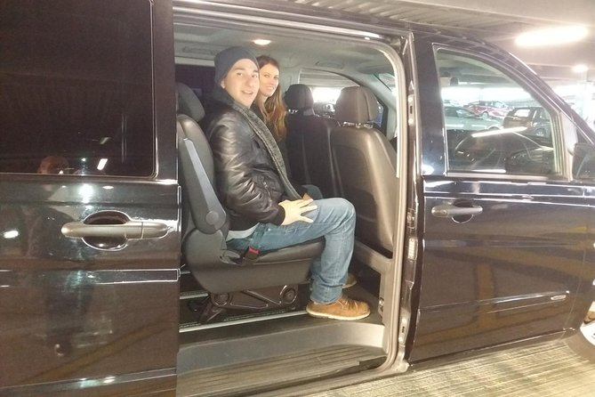 Private Round Trip Transfer between London Airports and Hotel - The drive into London