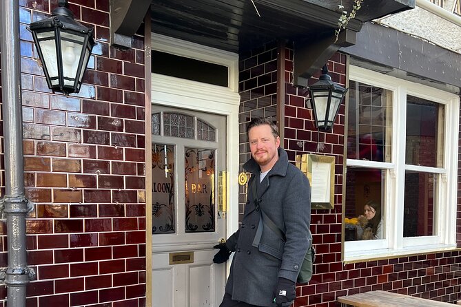 Private Ted Lasso Filming Locations Tour - Richmond Riverside and the Thames-side scenes