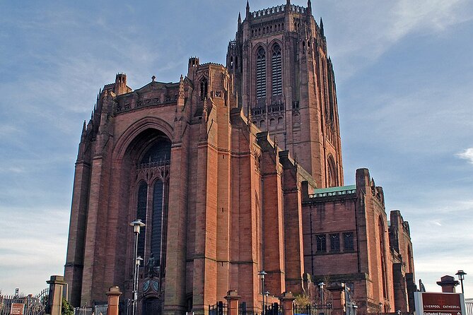 Private Tour in Liverpool – History, Football, Views & Local Beer - Ye Hole in Ye Wall: a pub stop with local character