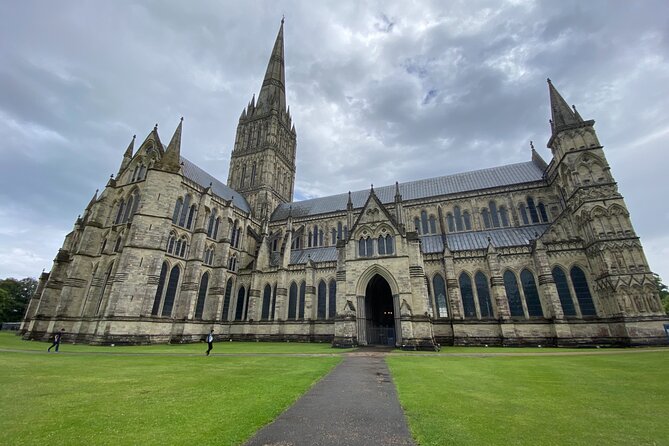 Private Tour of Stonehenge and Salisbury Cathedral - Is the eight-hour schedule comfortable?