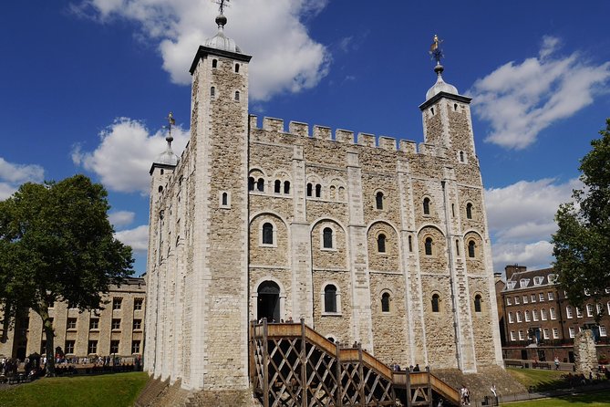 Private Tour of The Tower of London - Bloody Tower, prisoners, and the torture chamber