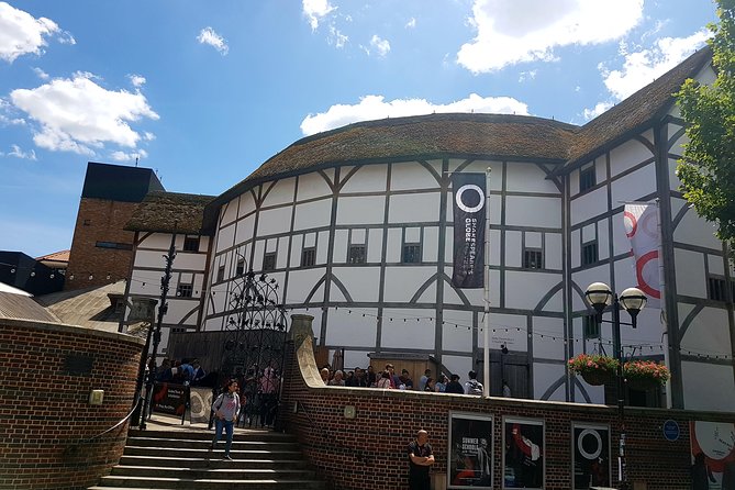 Private Tour : See 30+ Top London Sights! Fun Local Guide - Trafalgar Square and the route to Westminster