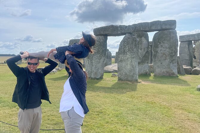 Private Tour to Stonehenge, Bath and The Cotswolds - Pickup details you should confirm