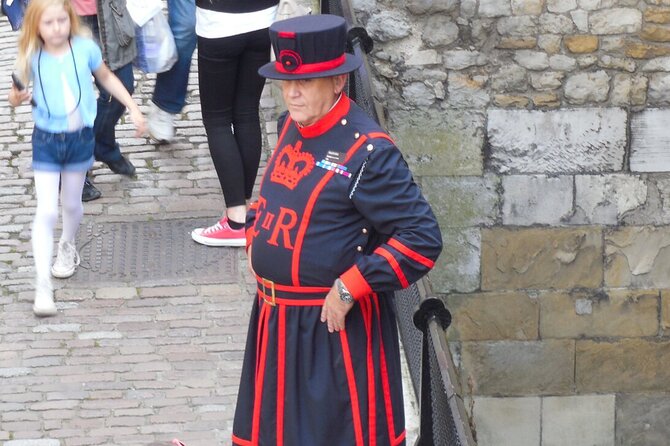 Private Tour: Tower of London with Private Guide - Walls, towers, executions, and royal drama