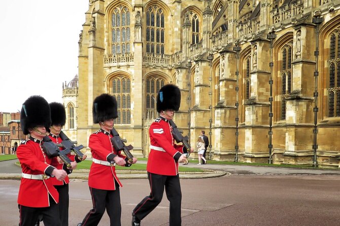 Private Tour: Windsor Castle Day Trip from London - Adding Hampton Court for a longer day
