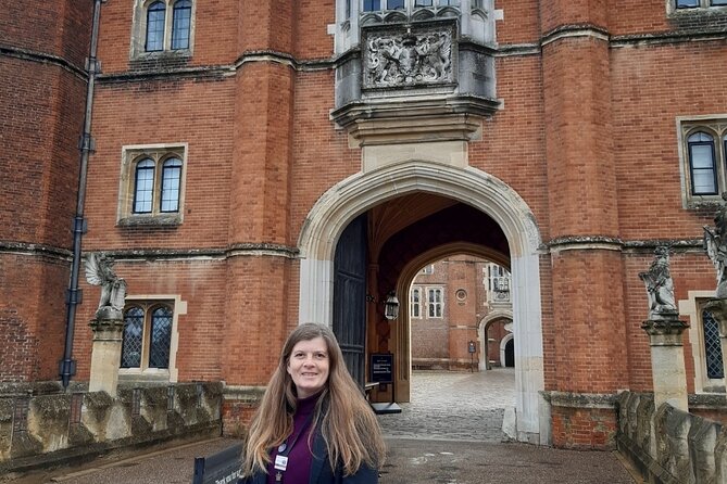 Private tour with an accredited expert guide Hampton Court Palace - The Haunted Gallery and Catherine Howard’s fate
