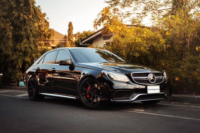 Private Transfer from Heathrow to Gatwick Airport - Allowing time for customs, luggage, and the road