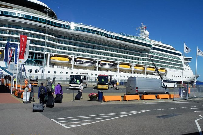 Private Transfer from London to Southampton cruise port - Arriving at Southampton cruise port