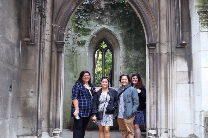 Private Ultimate London Taxi Tour - Camden Market, music pubs, and Dickens