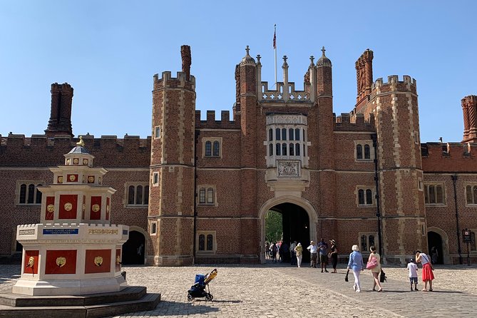 Private Vehicle To Hampton Court Palace From London With Admission Tickets - Entering Hampton Court Palace with included admission