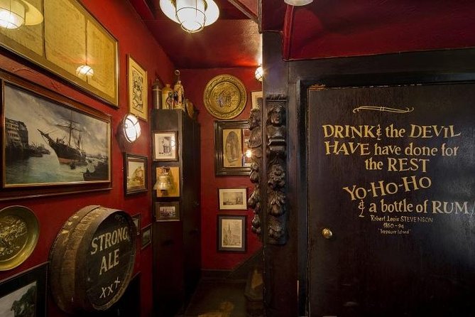Private Walking Tour: Historic and Hidden Pubs of London - Cittie of Yorke, wooden booths and a curious stove