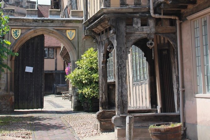 Private Walking Tour in Warwick - Who Should Book This Walk