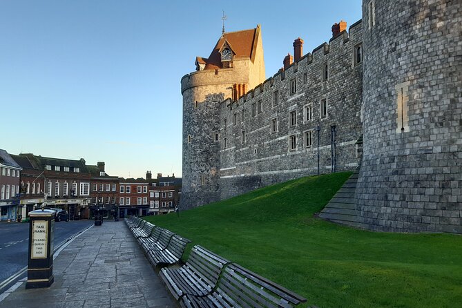 Private Walking Tour with Accredited Expert Guide Windsor Castle - Sarah Slater’s guiding style
