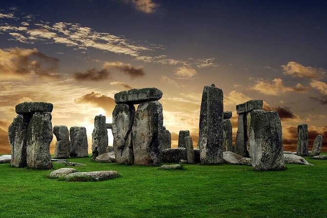 Private Windsor Castle and Stonehenge Day Tour - Windsor Castle in a two-hour visit