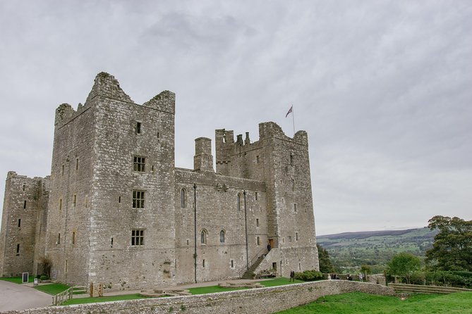 Private Yorkshire Dales from Windermere in a 16 seater Mercedes - Key points to know before you book