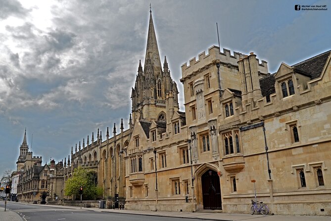 Prospective Oxford Students Entry Advice- Private Group tour - College interiors depend on timing