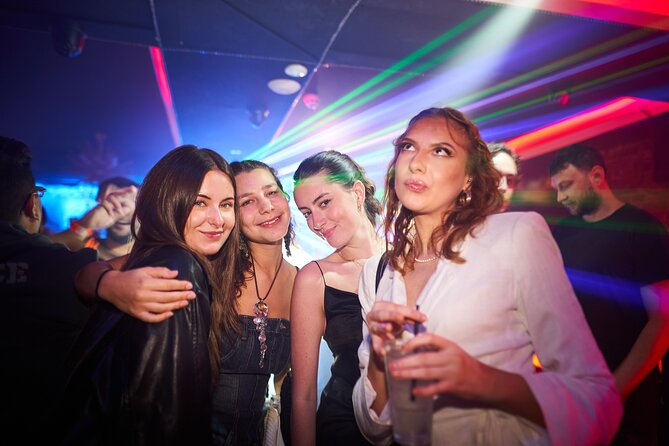 Pub Crawl of Central London - Hosts make the biggest difference