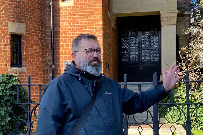 Queen Highlights Walking Tour of London - Starting near South Kensington at 2 p.m.