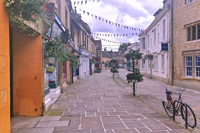 Quintessential Cotswolds Half-Day tour from Bath (for 2-8 guests) - Why Castle Combe makes this short tour worthwhile