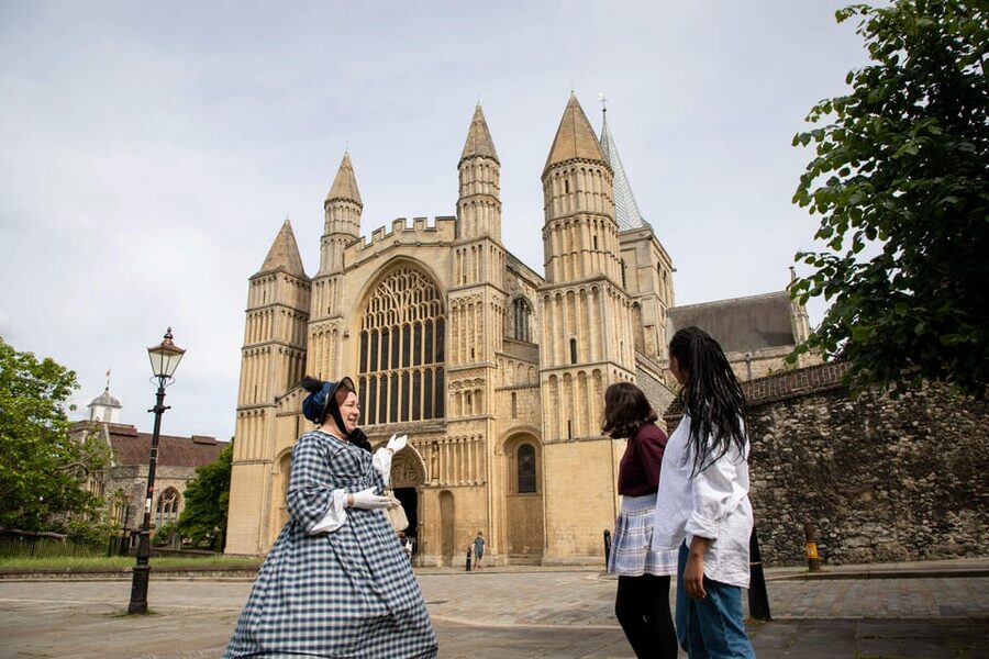 Rochester, Kent: Costumed Guided Tour - What the cost includes, and what it does not